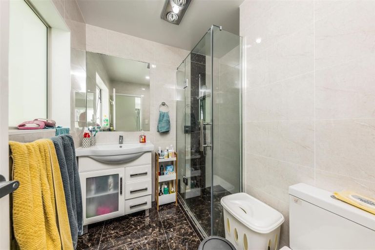 Photo of property in 27d Gifford Road, Papatoetoe, Auckland, 2025