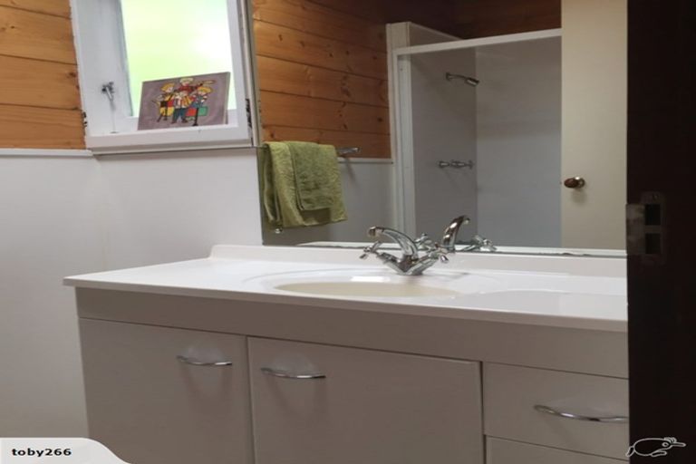 Photo of property in 12 Woodleigh Street, Frankleigh Park, New Plymouth, 4310