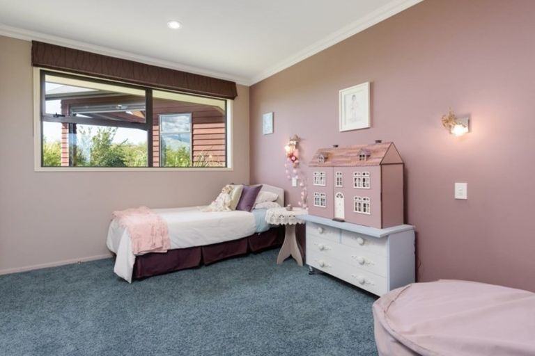 Photo of property in 17b Freeburn Road, Pyes Pa, Tauranga, 3112