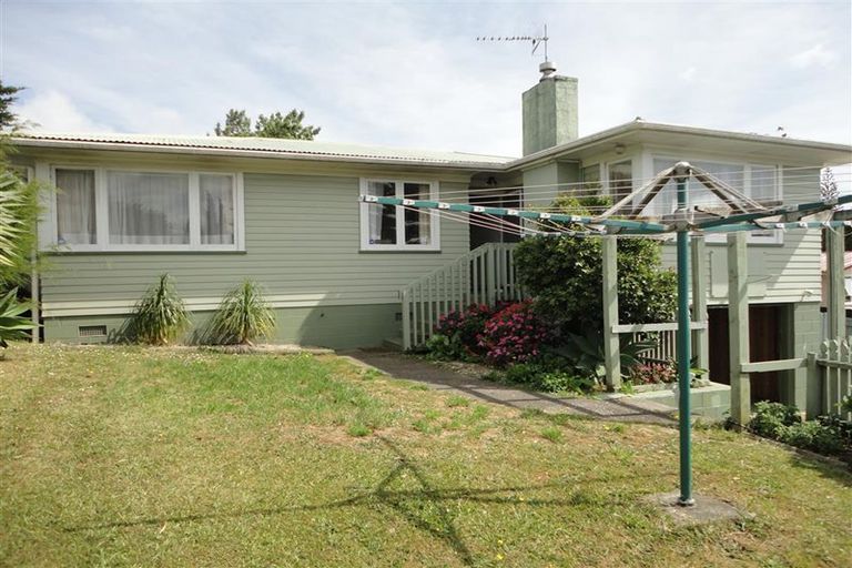 Photo of property in 135 Ennis Avenue, Pakuranga Heights, Auckland, 2010
