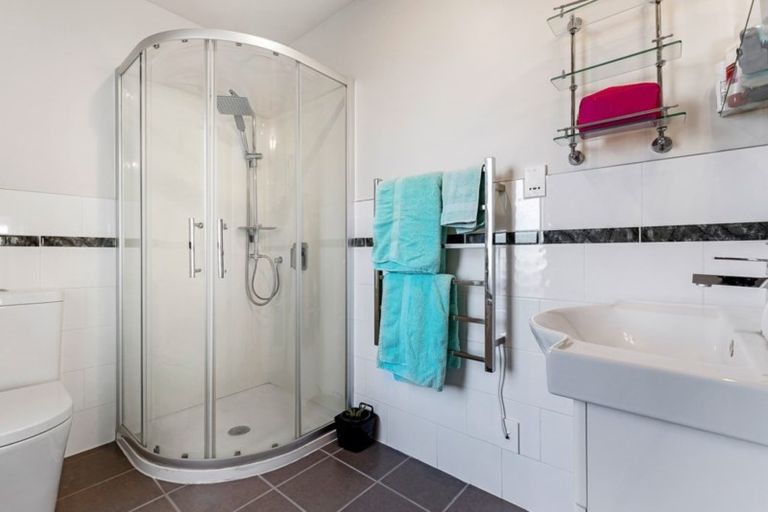 Photo of property in 7 Goodall Place, Redwood, Christchurch, 8051