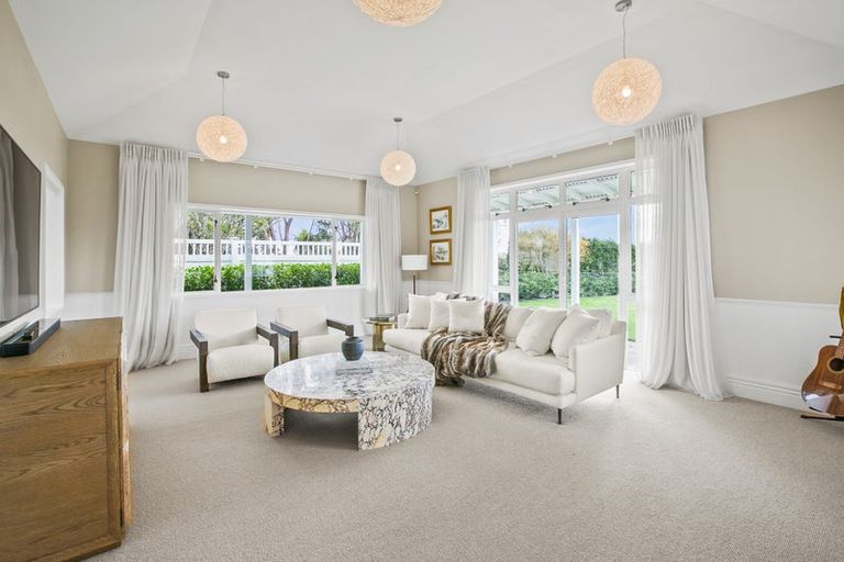 Photo of property in 25 Patterson Road, Hurworth, New Plymouth, 4310