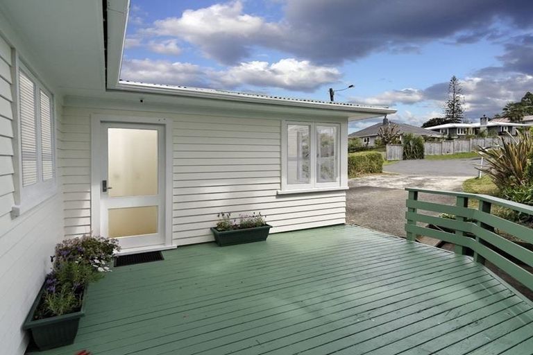 Photo of property in 12 Surat Place, Glen Eden, Auckland, 0602