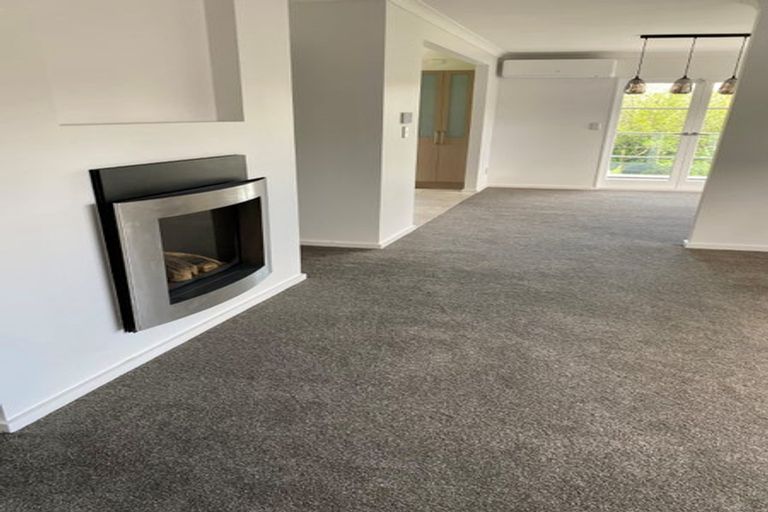 Photo of property in 26 West Lynn Road, Titirangi, Auckland, 0604