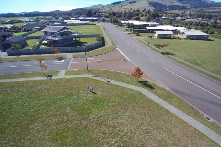 Photo of property in 140 Lisland Drive, Kinloch, Taupo, 3377