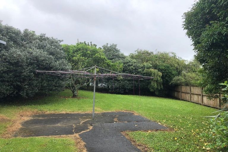 Photo of property in 40 Flanshaw Road, Te Atatu South, Auckland, 0610