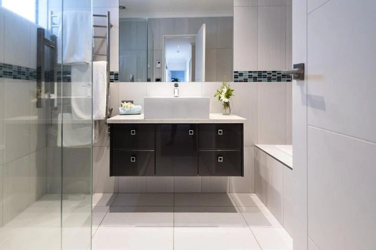 Photo of property in 43 Manor Park, Sunnyhills, Auckland, 2010