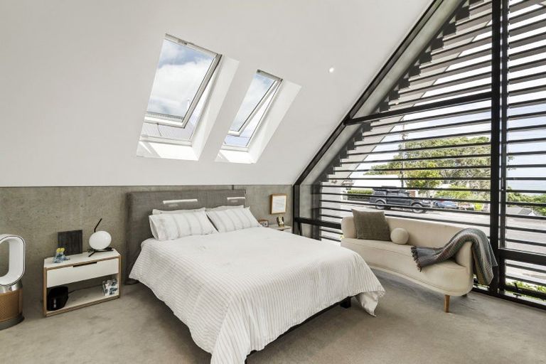 Photo of property in 81 Queen Street, Northcote Point, Auckland, 0627