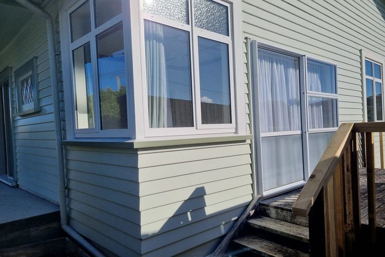 Photo of property in 13 Retter Street, Paparangi, Wellington, 6037