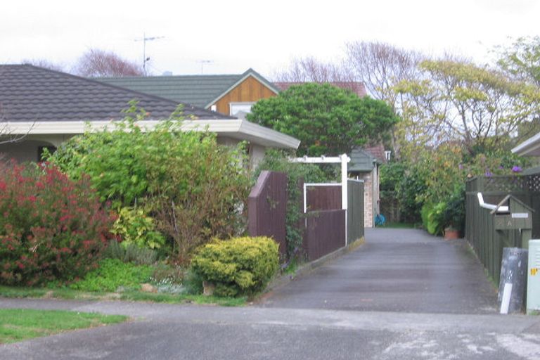 Photo of property in 8 Rewarewa Crescent, Waikanae, 5036