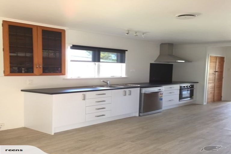 Photo of property in 28 Otuhiwai Crescent, Tikipunga, Whangarei, 0112