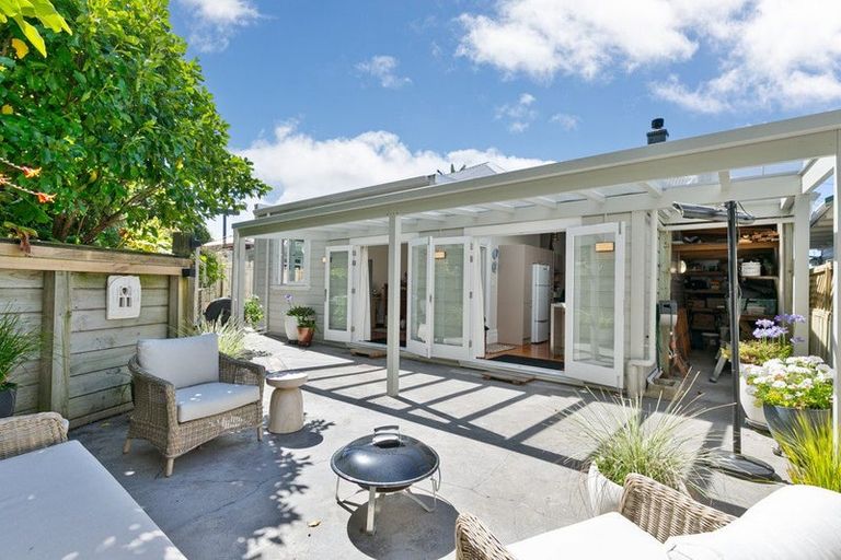 Photo of property in 500 Evans Bay Parade, Hataitai, Wellington, 6021