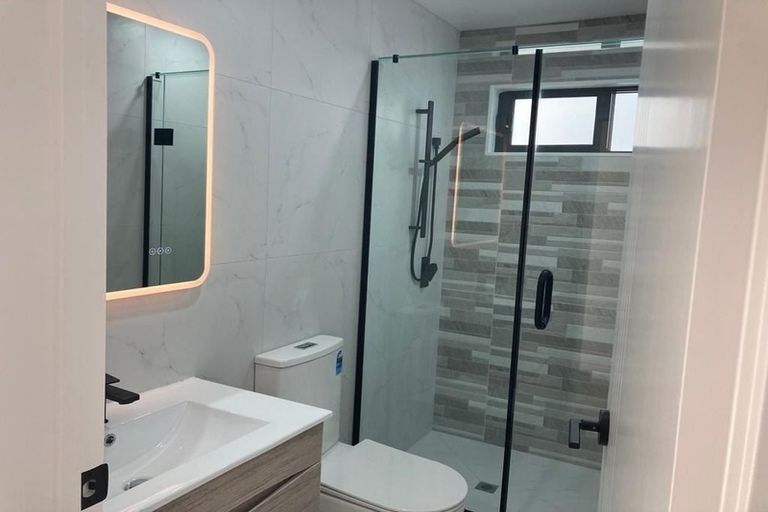 Photo of property in 527c Pakuranga Road, Howick, Auckland, 2010