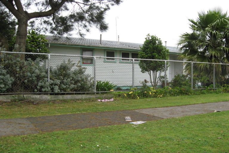 Photo of property in 28 Bader Drive, Mangere, Auckland, 2022