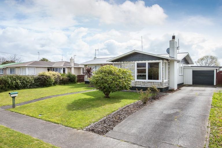 Photo of property in 43 Sutherland Crescent, Westbrook, Palmerston North, 4412