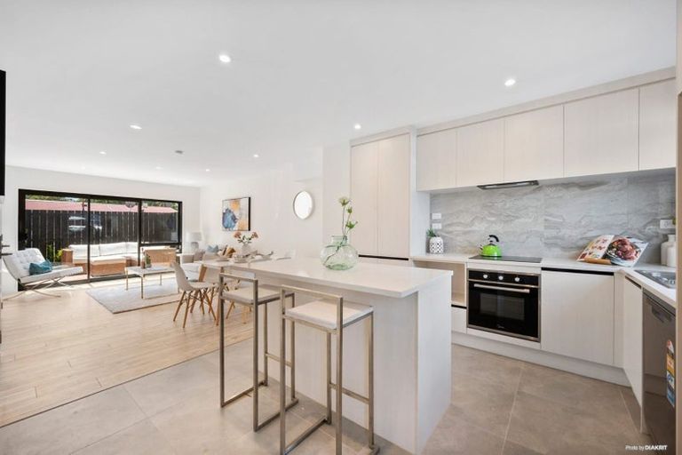 Photo of property in 4/9 Smiths Avenue, Papakura, 2110