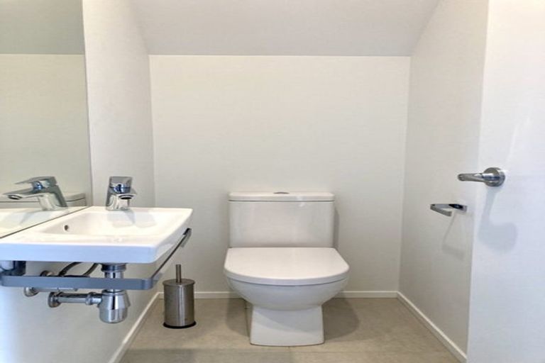 Photo of property in 66 Manutewhau Road, Massey, Auckland, 0614