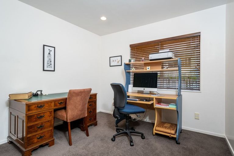 Photo of property in 11 Kahala Place, West Harbour, Auckland, 0618