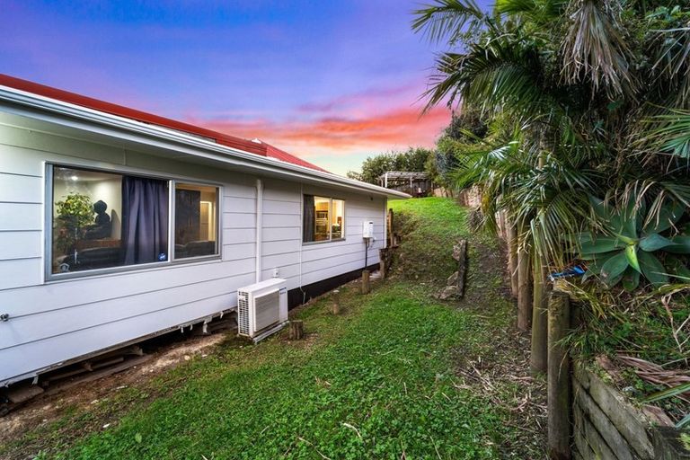 Photo of property in 327 Triangle Road, Massey, Auckland, 0614