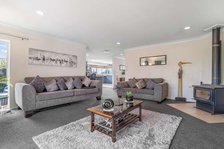 Photo of property in 22 Waitoa Street, Waiuku, 2123