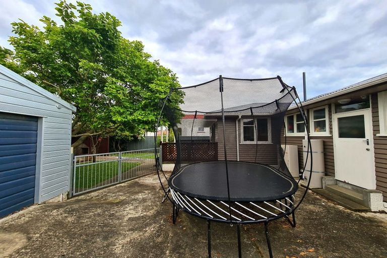 Photo of property in 31 Crewe Crescent, Hokowhitu, Palmerston North, 4410