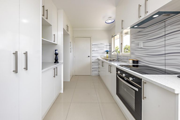 Photo of property in 19 Awatere Street, Clover Park, Auckland, 2023