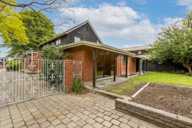 Photo of property in 270 Memorial Avenue, Burnside, Christchurch, 8053