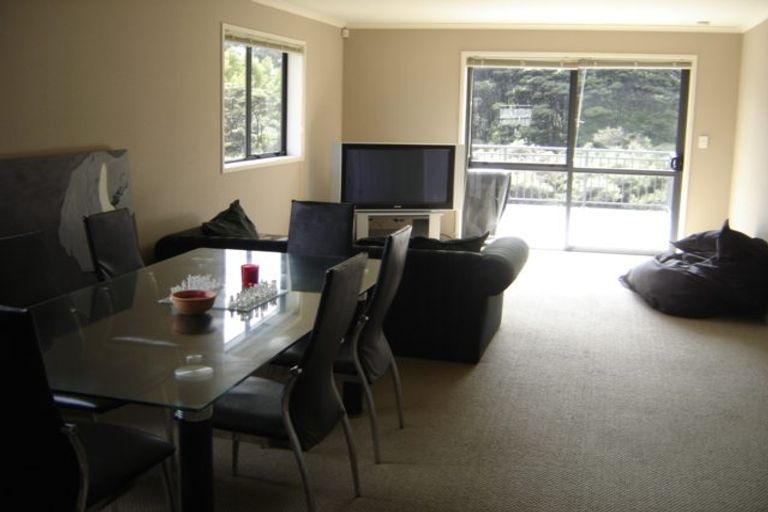 Photo of property in 104 George Deane Place, Greenhithe, Auckland, 0632