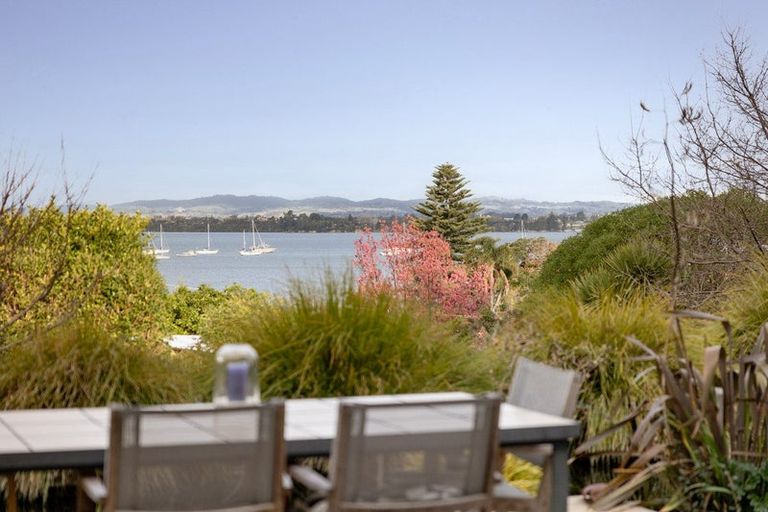 Photo of property in 96 Omokoroa Road, Omokoroa, 3114