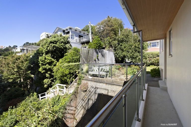 Photo of property in Anscombe Apartments, 212 Oriental Parade, Oriental Bay, Wellington, 6011