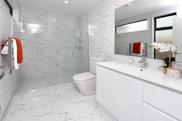 Photo of property in 3d Mcquoids Road, Flat Bush, Auckland, 2019