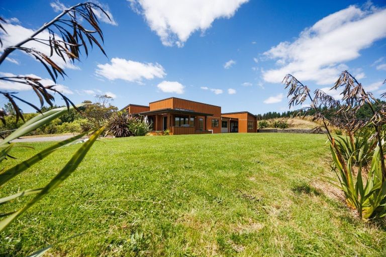Photo of property in 981 Colyton Road, Bunnythorpe, Feilding, 4775