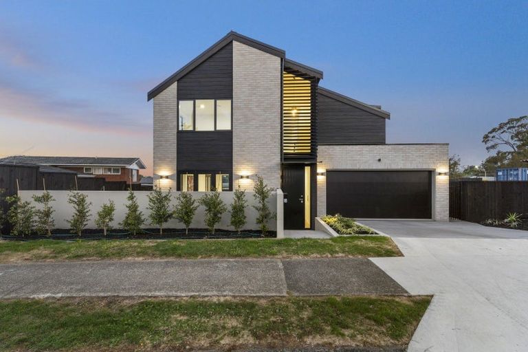 Photo of property in 1 The Crest, Sunnyhills, 2010