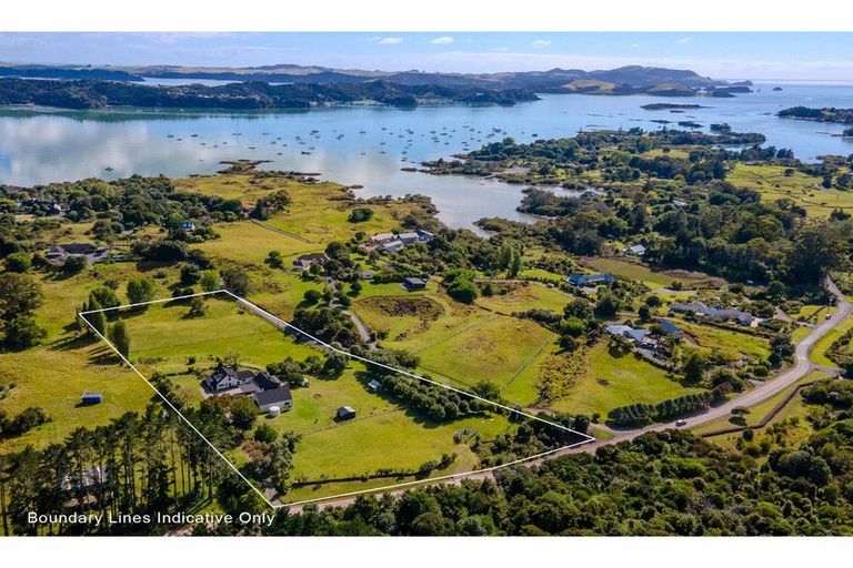 Photo of property in 70 Edmonds Road, Kerikeri, 0293