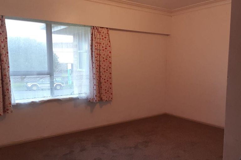 Photo of property in 3a Sutton Crescent, Papatoetoe, Auckland, 2025