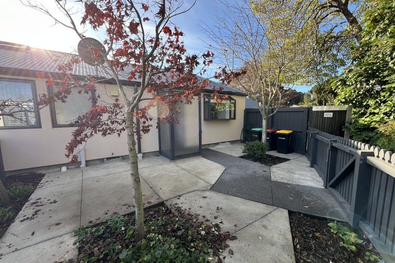 Photo of property in 2/207a Fifield Terrace, Opawa, Christchurch, 8023