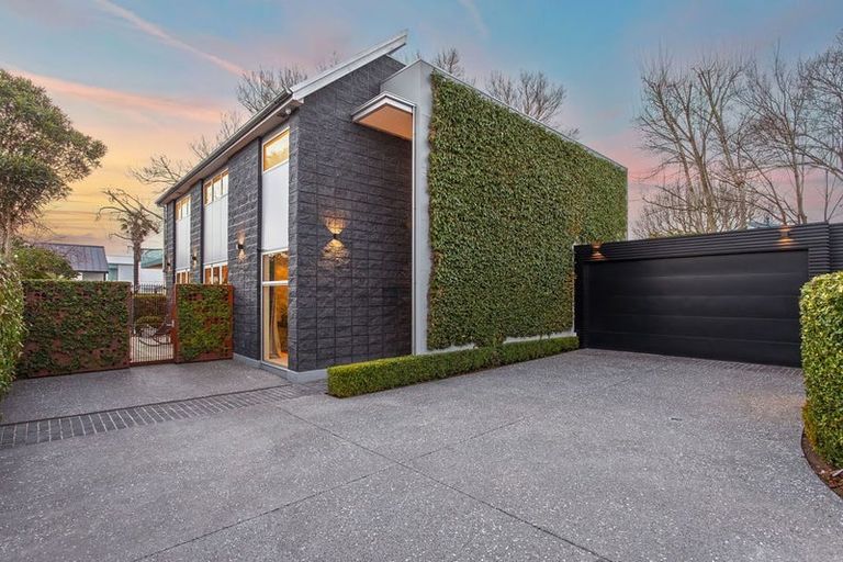 Photo of property in 93 Merivale Lane, Merivale, Christchurch, 8014