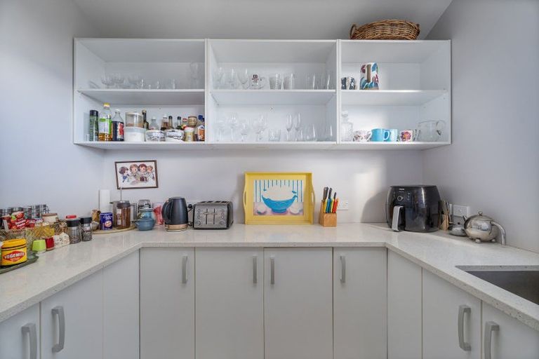 Photo of property in 1 Topping Place, Whitianga, 3510