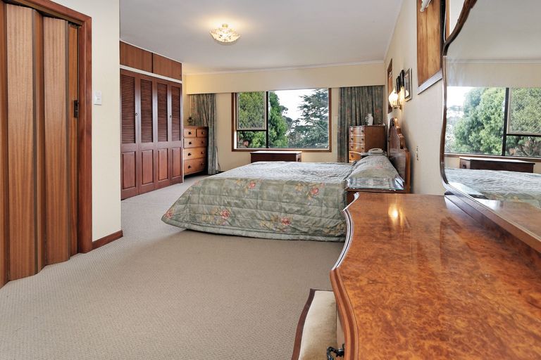 Photo of property in 4a Roland Hill, Glen Eden, Auckland, 0602