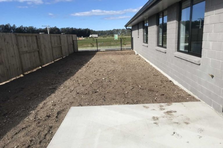 Photo of property in 4 Komata Crescent, Papamoa Beach, Papamoa, 3118