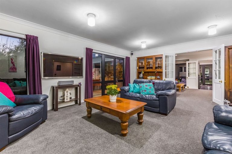 Photo of property in 2 Seascape View, Paremata, Porirua, 5024