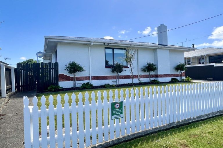 Photo of property in 96 Edinburgh Crescent, Waikiwi, Invercargill, 9810