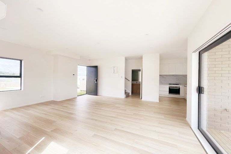 Photo of property in 1a Putiputi Way, Papakura, 2110