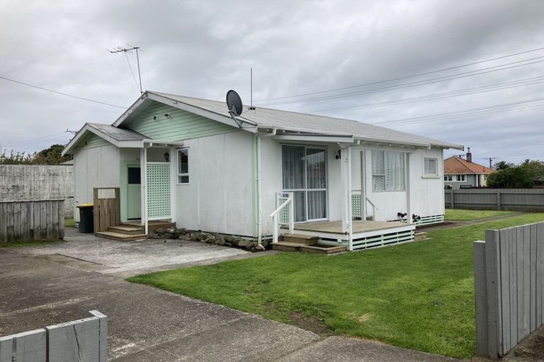 Photo of property in 51 Parris Street, Waitara, 4320