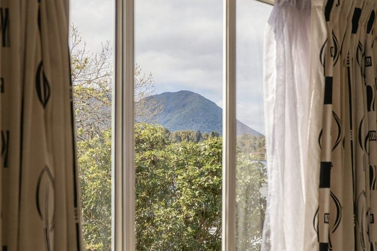Photo of property in 4 Pipi Street, Two Mile Bay, Taupo, 3330