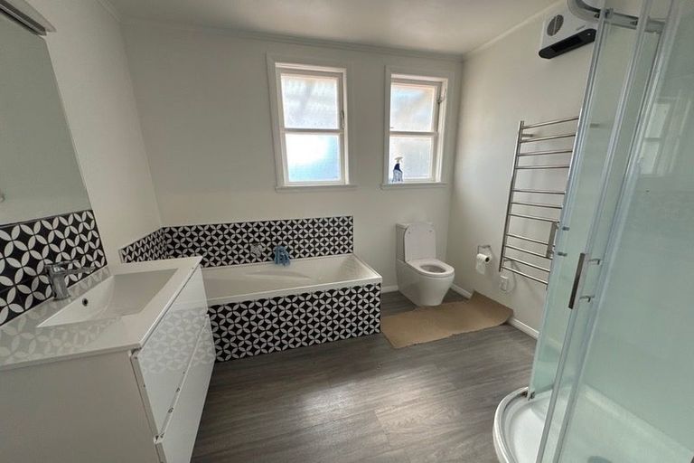 Photo of property in 3 Newcastle Street, Hokowhitu, Palmerston North, 4410