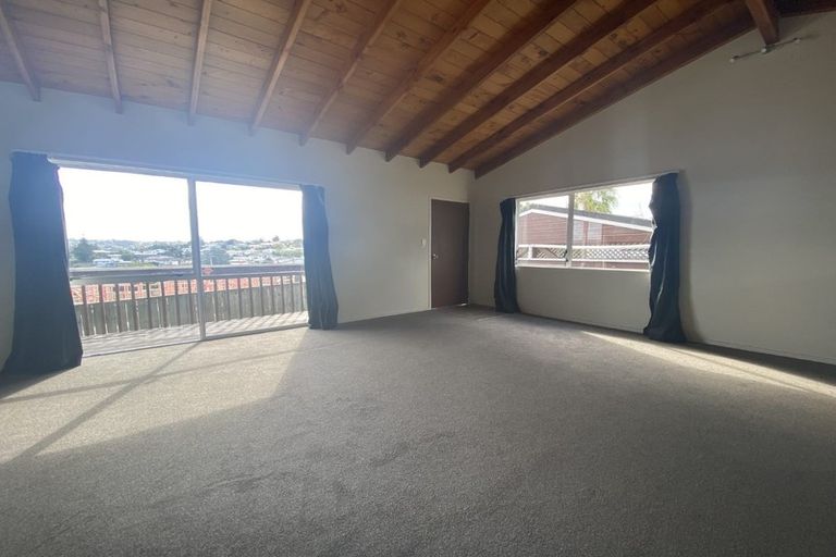 Photo of property in 2/8 Raines Avenue, Forrest Hill, Auckland, 0620