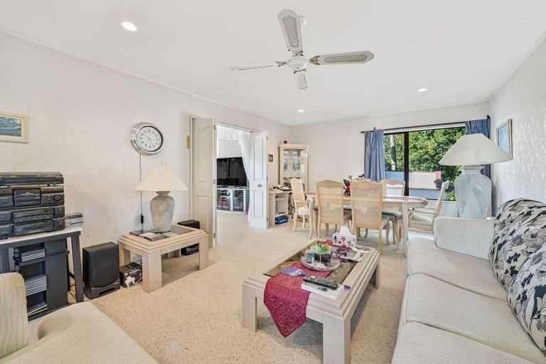 Photo of property in 7 Metric Place, Te Atatu South, Auckland, 0610