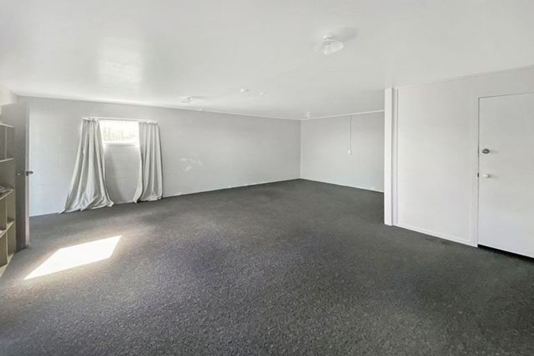 Photo of property in 24 Taroka Close, Pinehill, Auckland, 0632