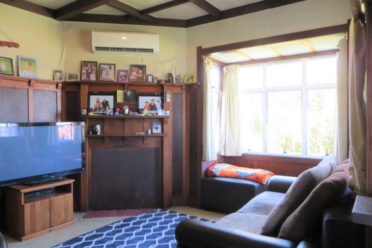 Photo of property in 14 Farmer Street, Te Aroha, 3320